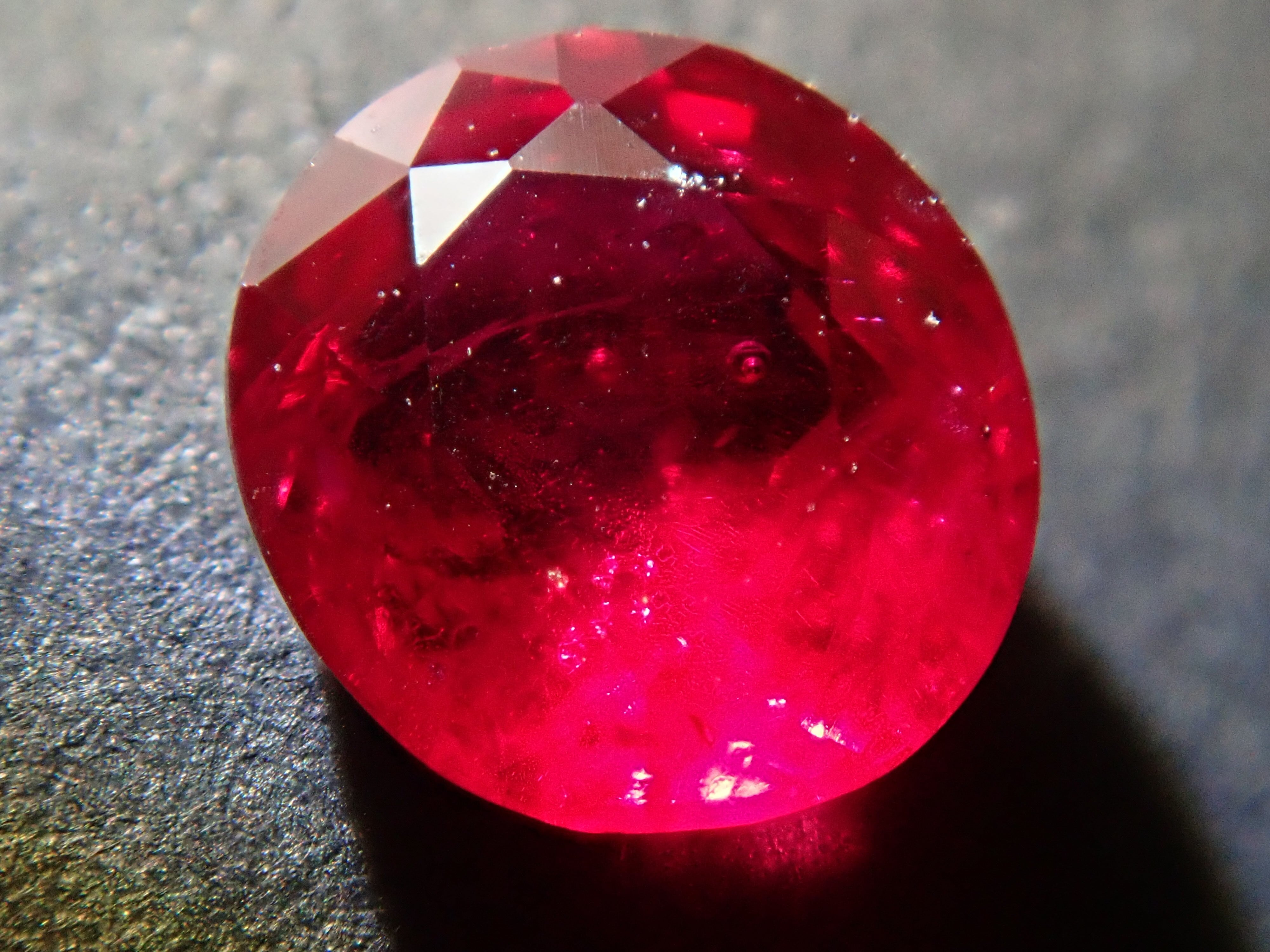 ビルマ産非加熱ピジョンブラッドルビー 0.373ct | Gem Shop Urcaguary