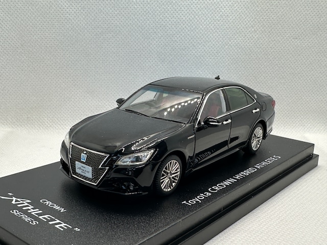 【LA-X】 1/43  トヨタ クラウン ハイブリッド アスリートS (黒) 買取品