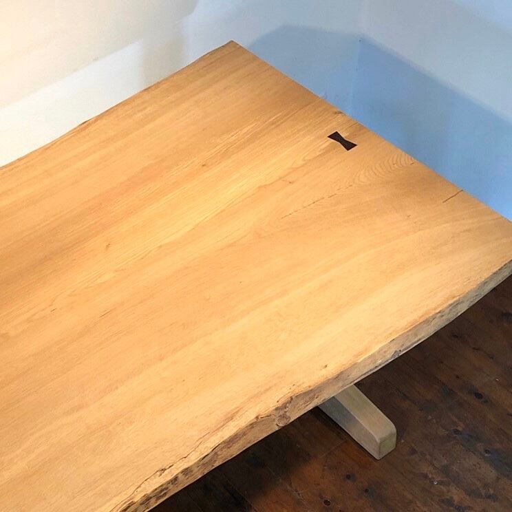 国産ナラ材耳付きダイニングテーブル | 無垢工房 (MUKU KOBO) 京都