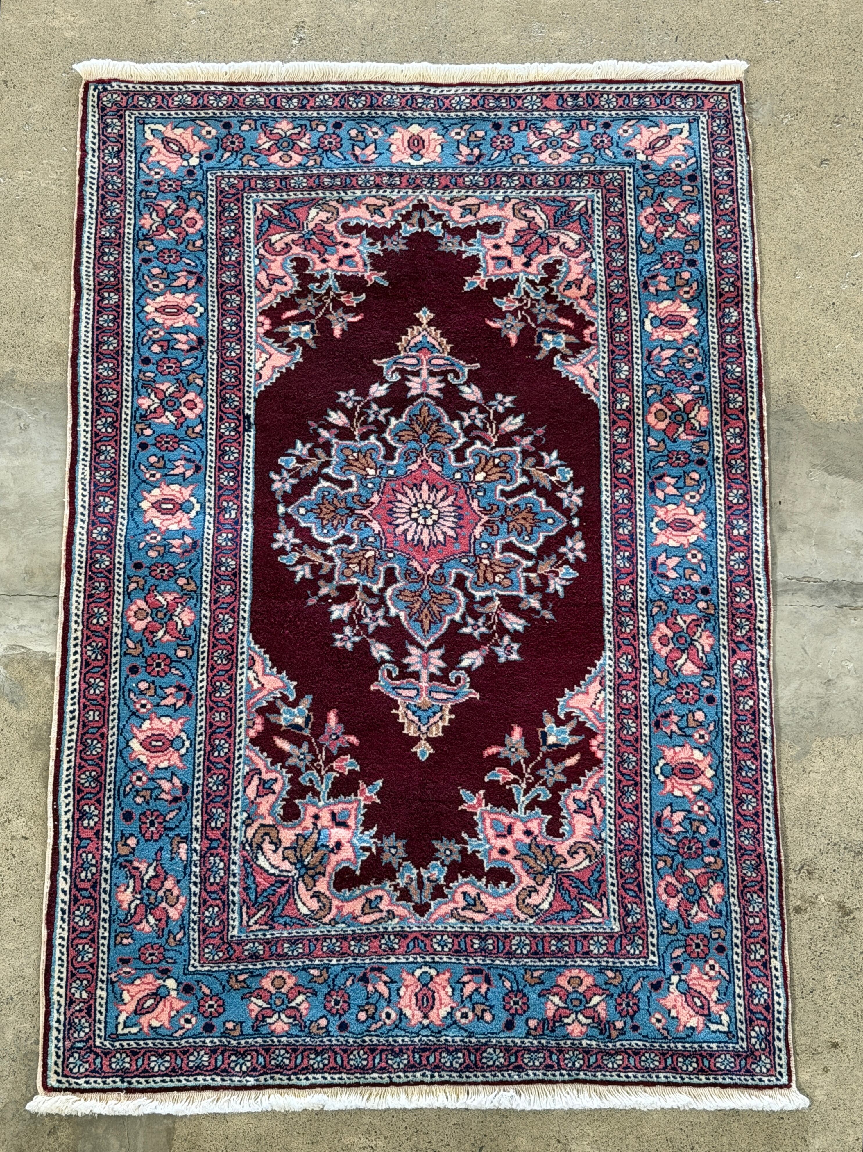 カイセリの絨毯 送料込み】デッドストック 未使用品 トルコ カイセリ絨毯 144x91
