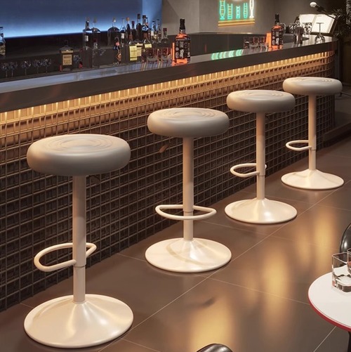 インテリア好き 暮らしを楽しむ おしゃれな部屋 韓国インテリア ナチュラルインテリア ミニマルライフ シンプルな暮らし 空間づくり カフェ風インテリア ホワイトインテリア グレージュインテリア ニュアンスカラー バースツール 昇降式チェア カウンターチェア おしゃれ家具 インテリア雑貨 デザイン家具 シンプル家具 モダン家具 スツール