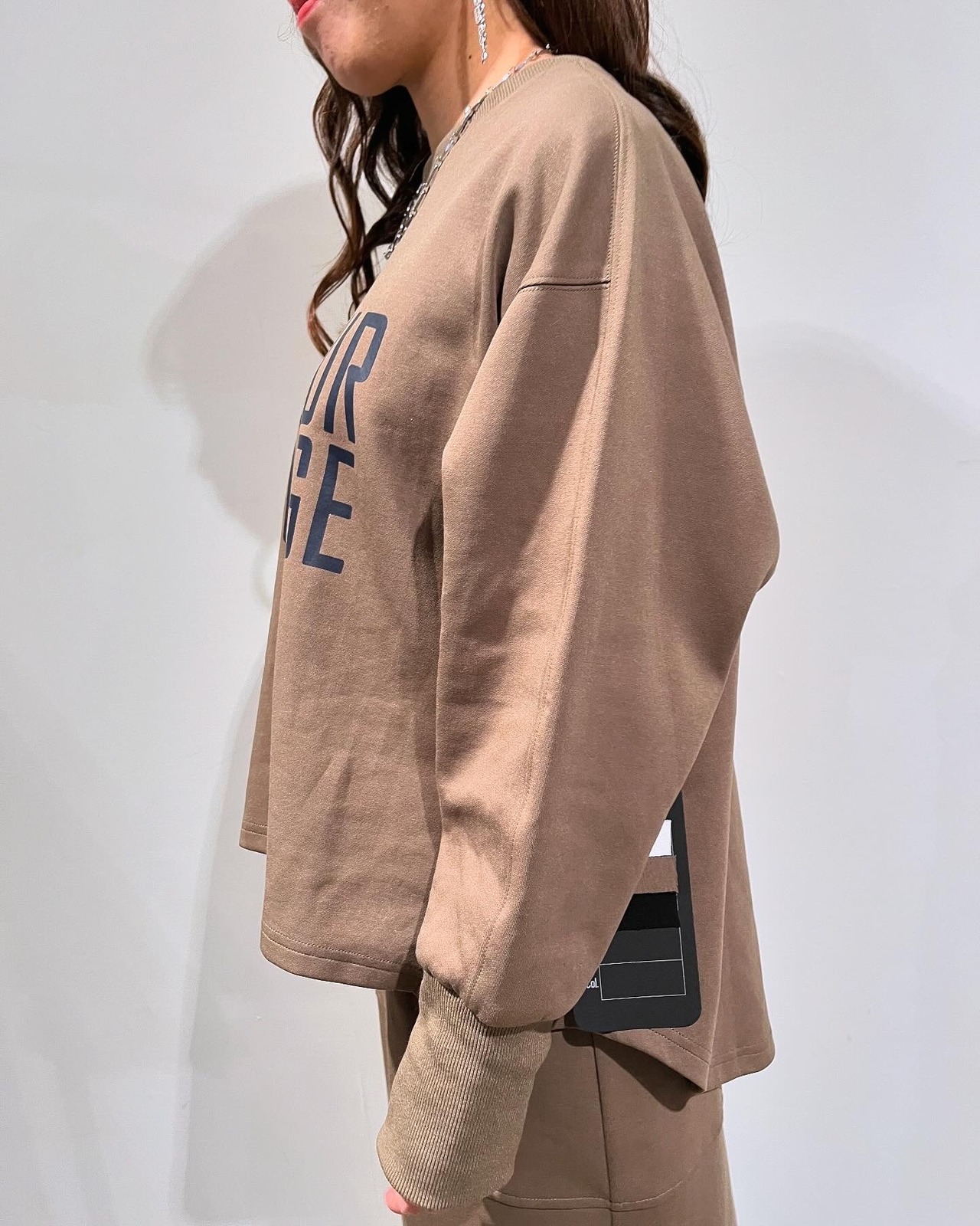 ルギバ lugiva tokyo ポンチサイドファスナーロゴプルオーバー