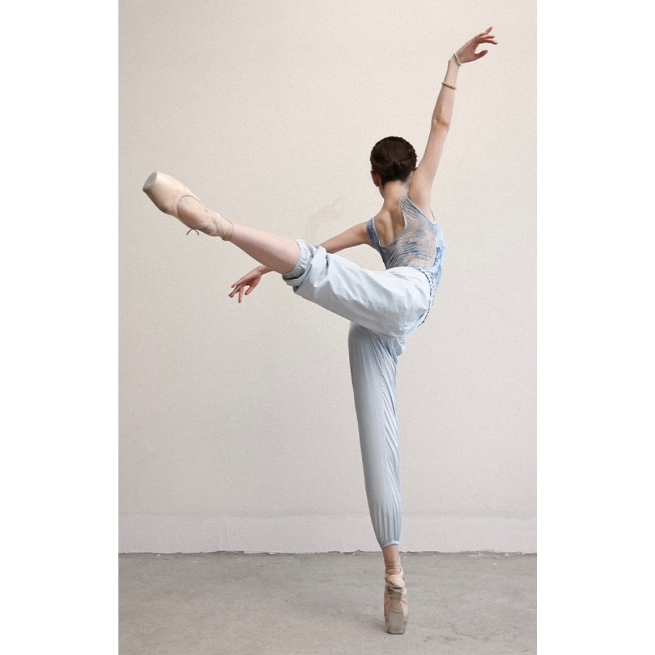 ノースリーブ メッシュフローラルレオタード ブルー L0625