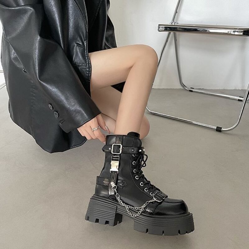 ストラップ付き 厚底ブーツ ブラック 24cm 着画あり パンク モード ロック ストラップ付き 厚底ブーツ ブラック 24cm 着画あり パンク