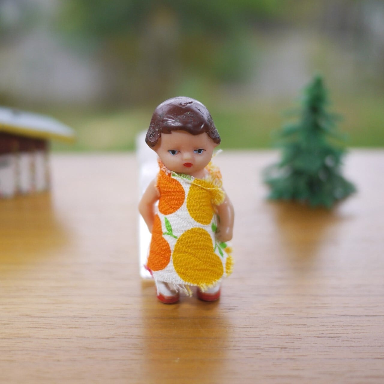 フルーツ柄ワンピのお人形 ARI ドイツ