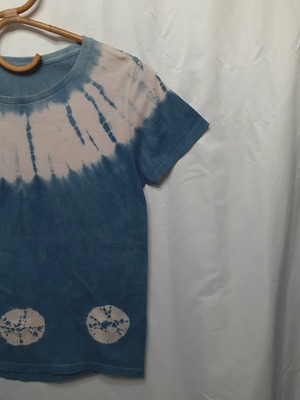 手染めのTシャツ・レディースLサイズ（藍染）