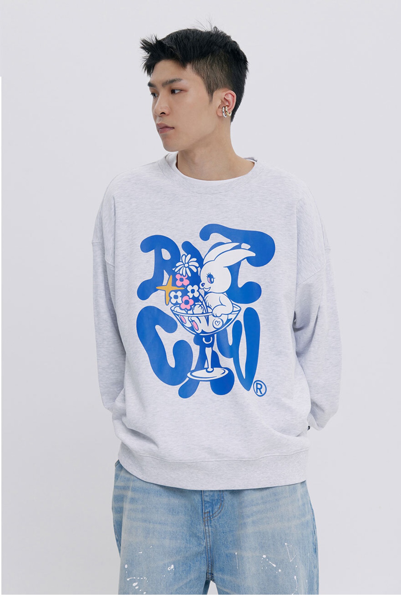 ROMANTICBUNNYCREWNECK_ LIGHT GREY
