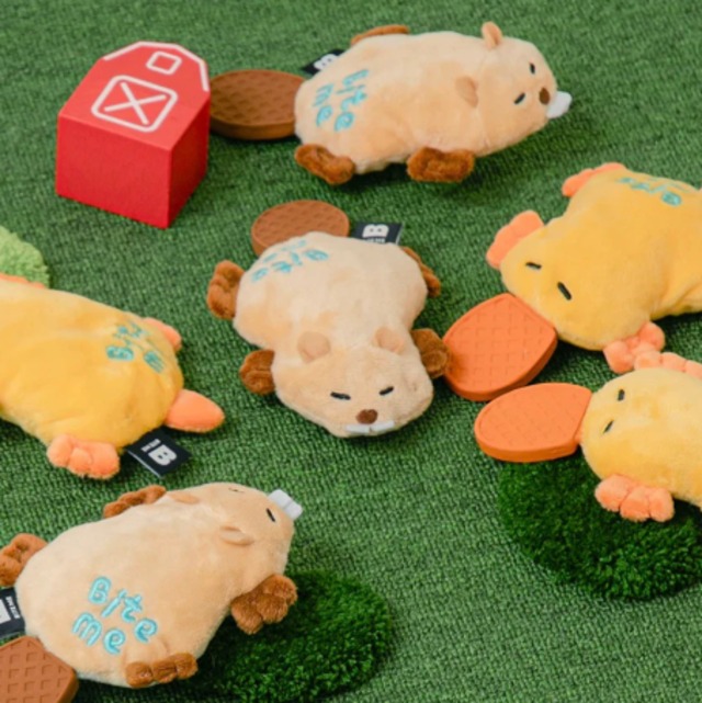 【BITE ME】Fluffy Flat Latex Toy