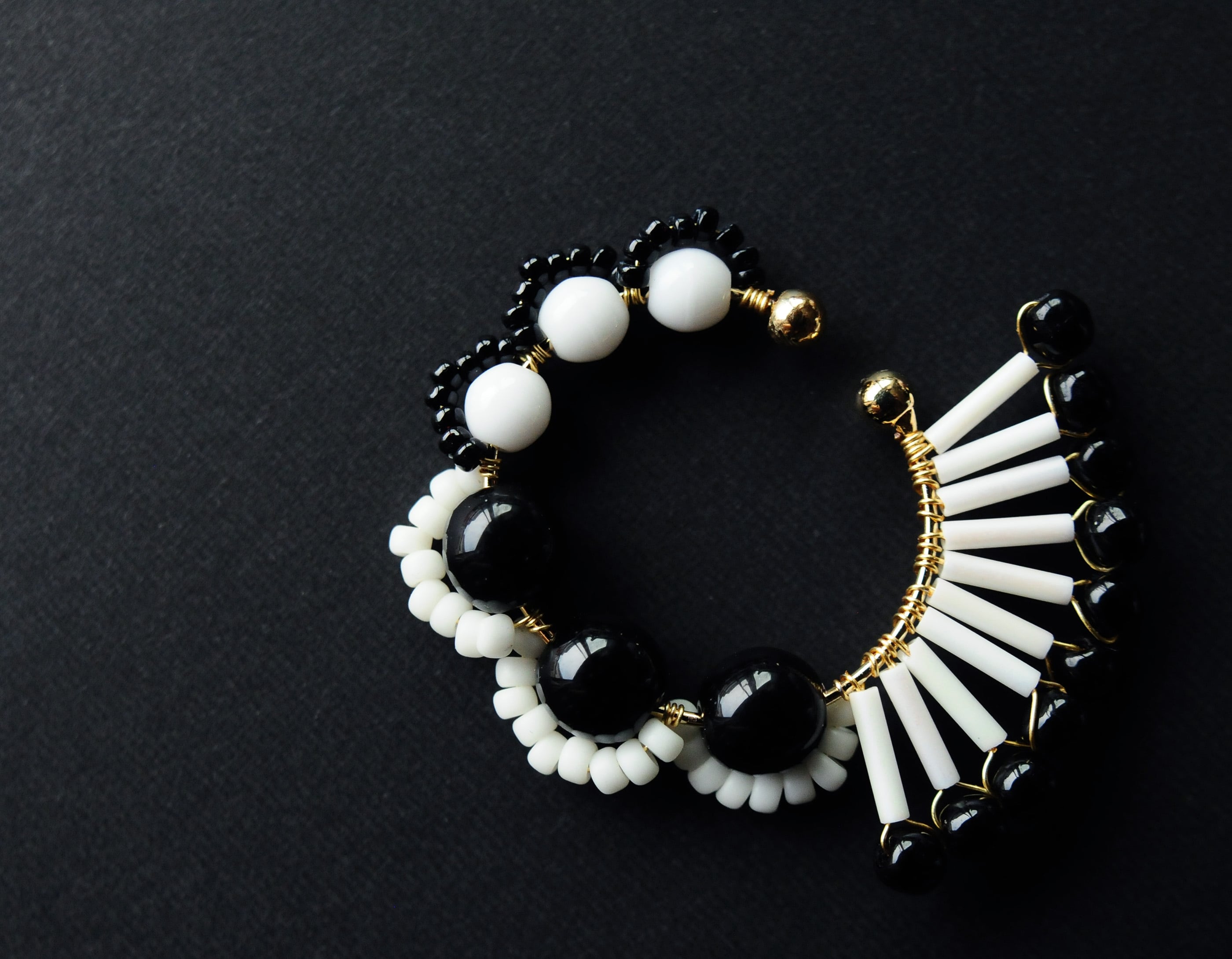 ＜Rollo～イロヅクビジュー～＞イヤーカフ『 ハミングバード/hummingbird <Monochrome>』