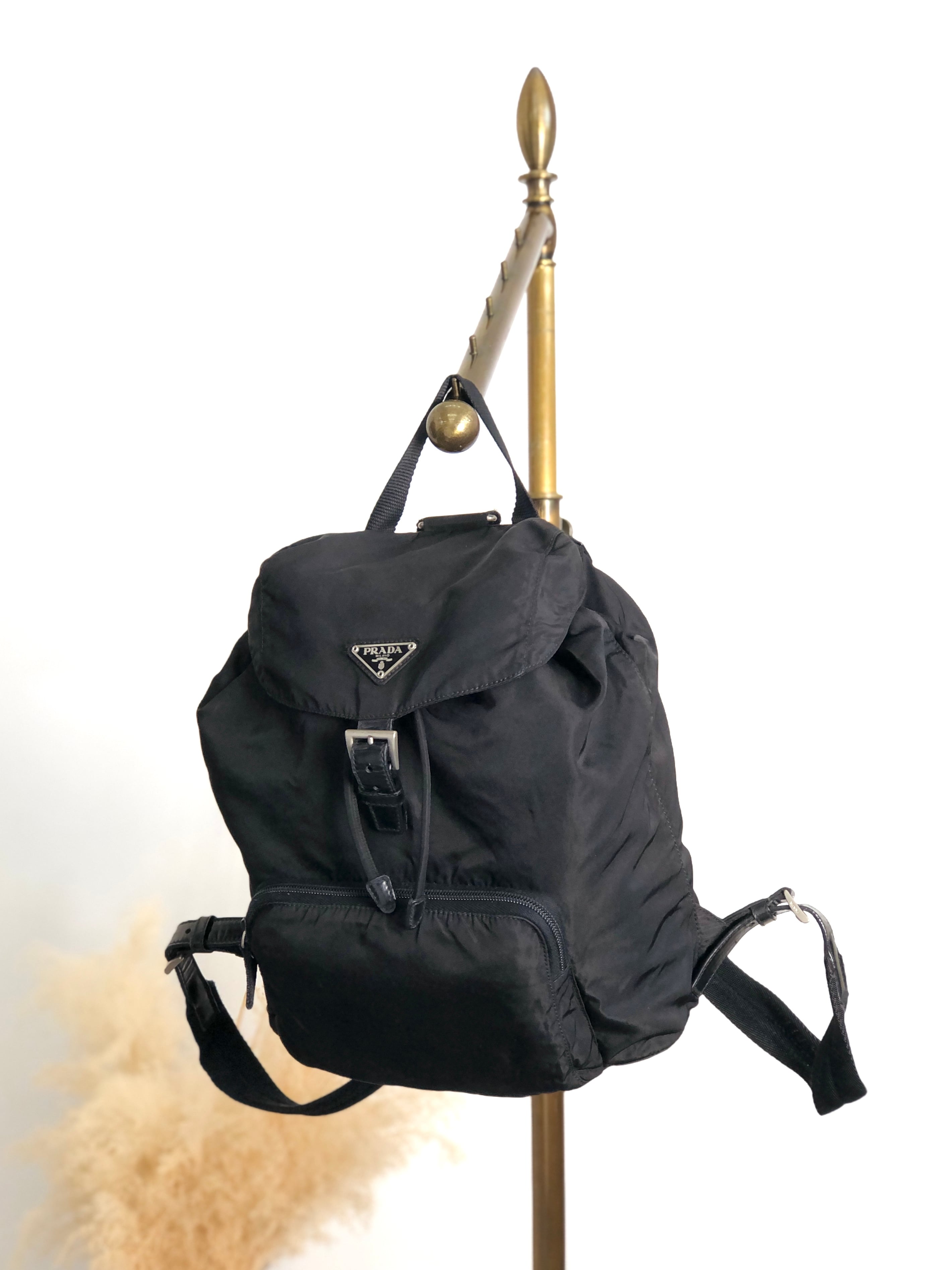 PRADA プラダ バックパック ブラック トライアングルロゴ フロントバックル ナイロン vintage ヴィンテージ オールド vwh35w