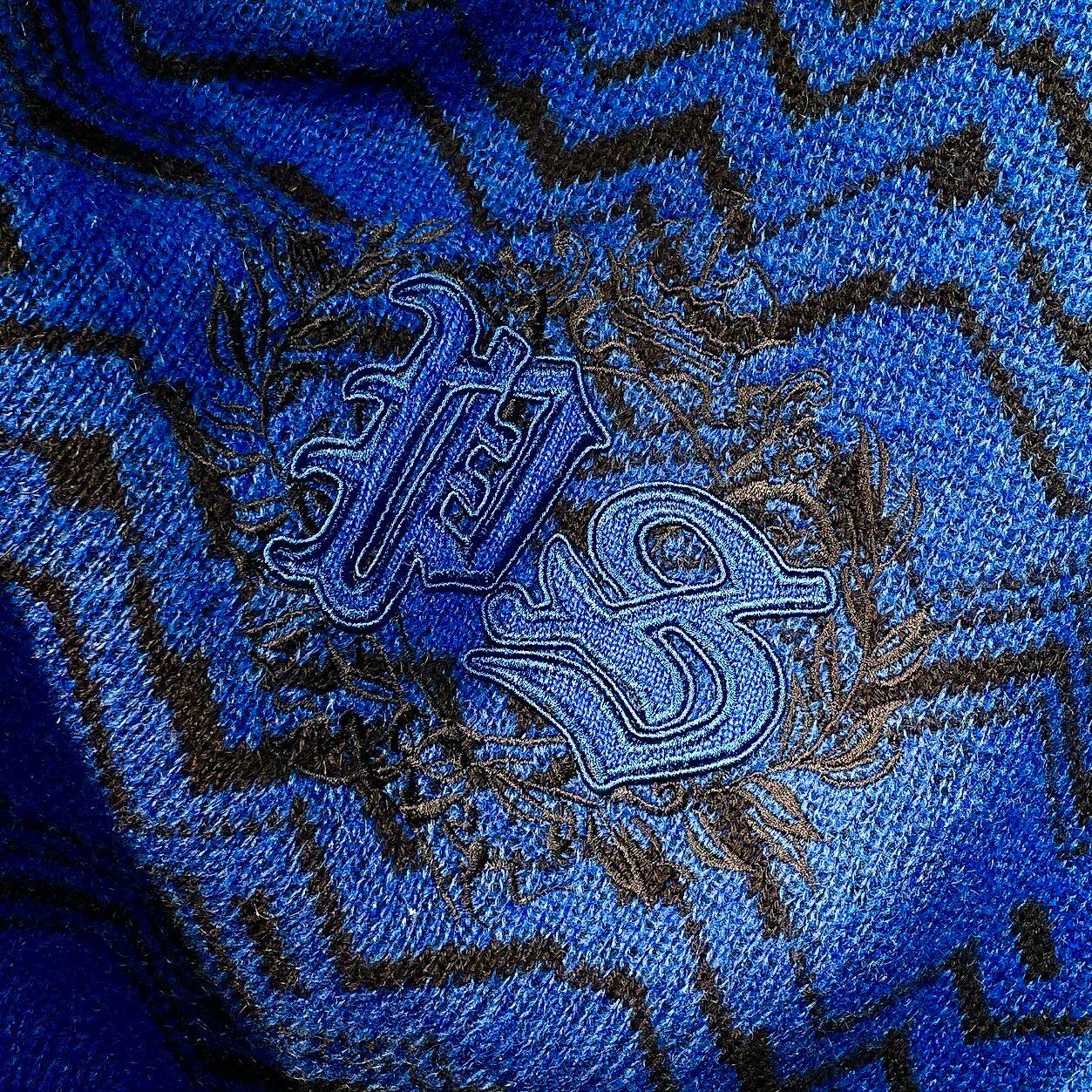 1990s Vivid Blue color zigzag pattern design loose silhouette vintage knit