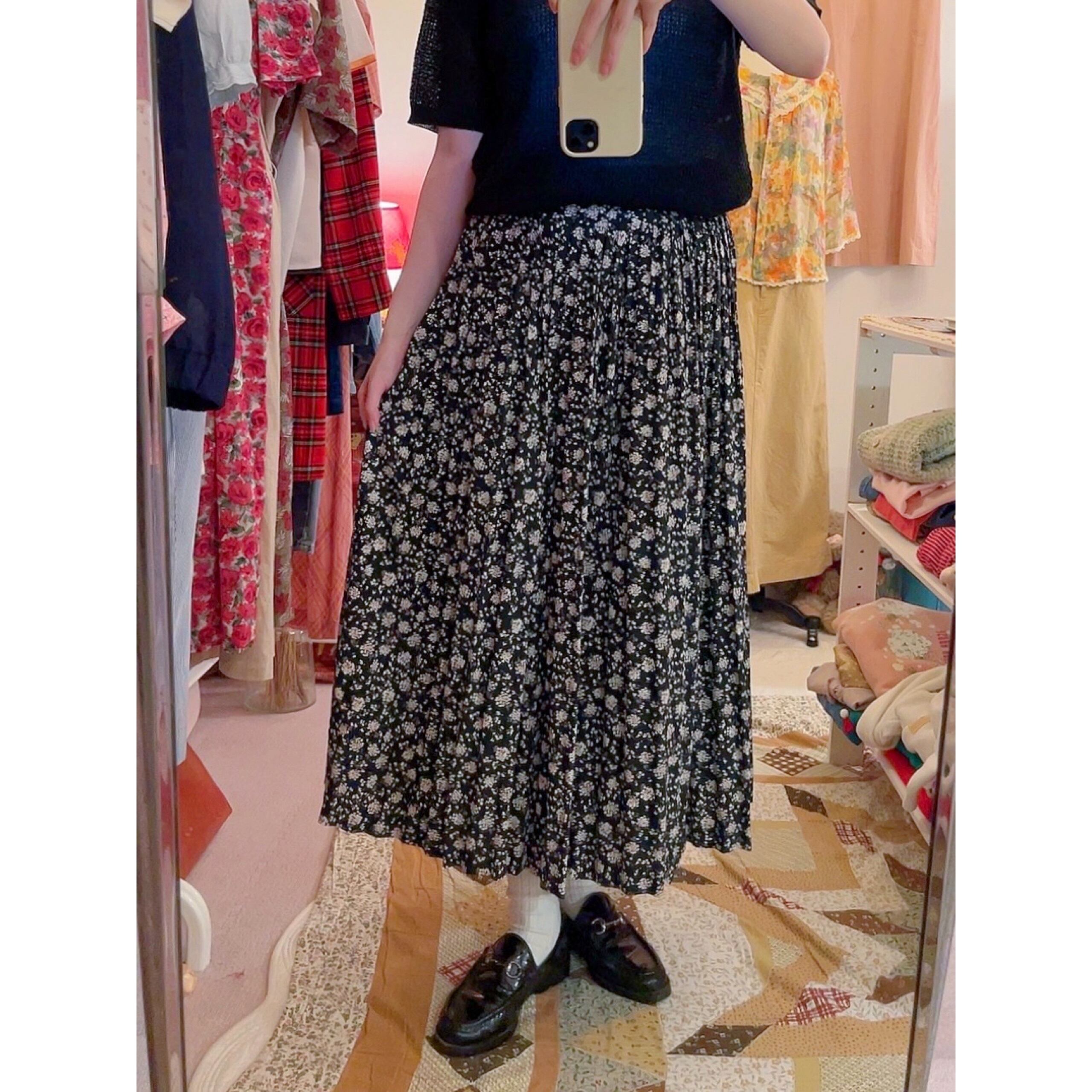 black mini flower pleats skirt