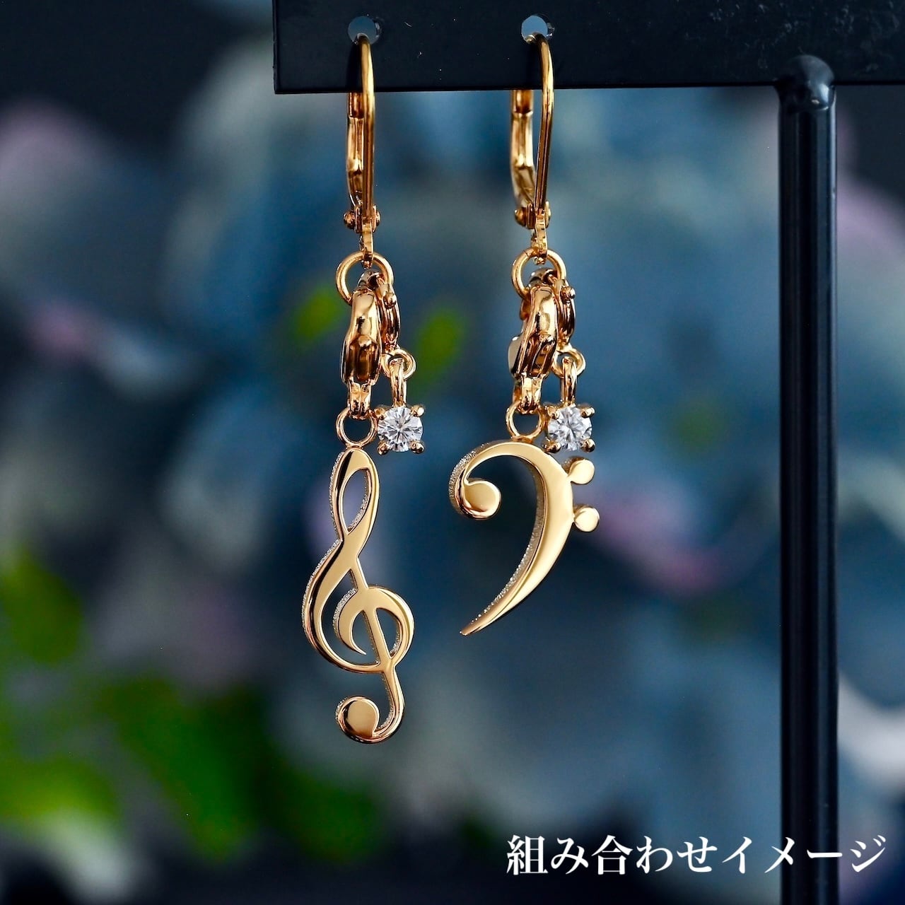 ピアス　片耳　ト音記号と音符 ト音記号 【片耳】イヤリング/ピアス K18ゴールドメッキ／プラチナ