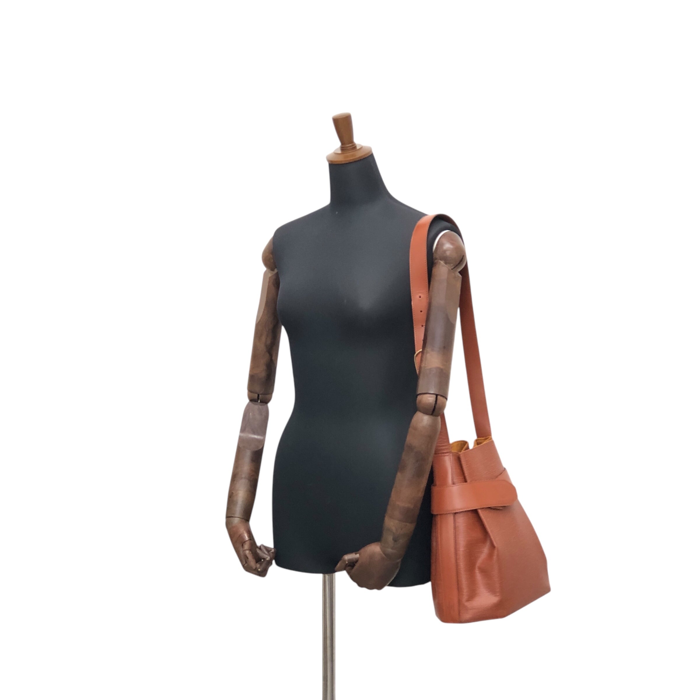 LOUIS VUITTON ルイヴィトン エピ ショルダーバッグ ブラウン LOUIS VUITTON ルイヴィトン エピ ショルダーバッグ ブラウン