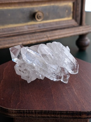 トマスゴンサガ水晶 ⭓ クラスター ⭔ ブラジル・ミナスジェライス州産