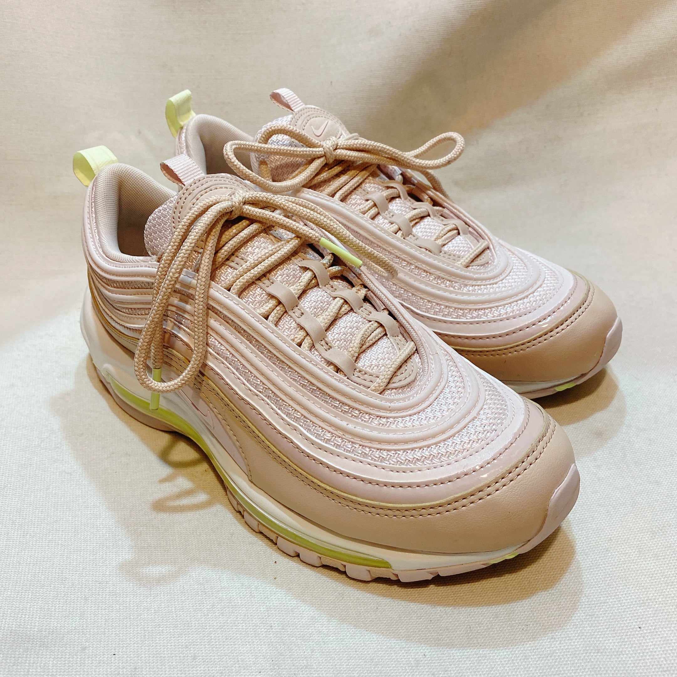 ナイキ　エアマックス97 スニーカー　ピンクベージュ色　NIKE AIR MAX 97 | UTA powered by BASE