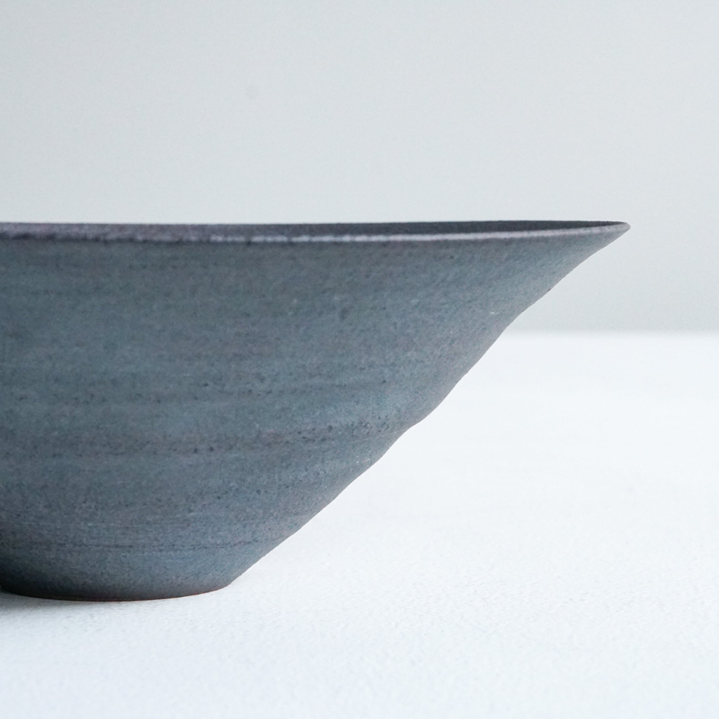 二階堂明弘 13 錆器 三角鉢 | FUURO