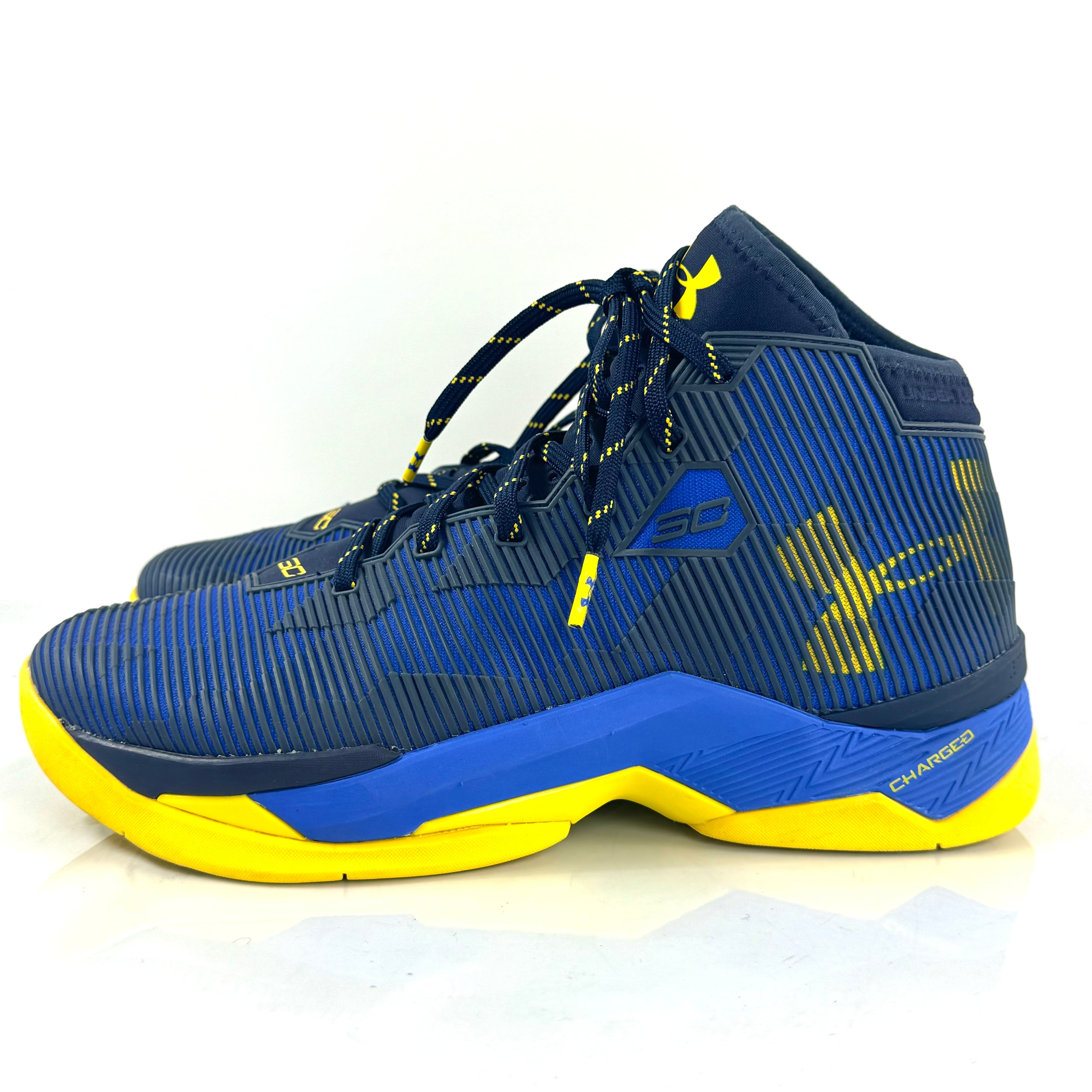 美品】アンダーアーマー UNDER ARMOUR Curry2.5 ステフィン 美品】アンダーアーマー UNDER ARMOUR Curry2.5 ステフィン