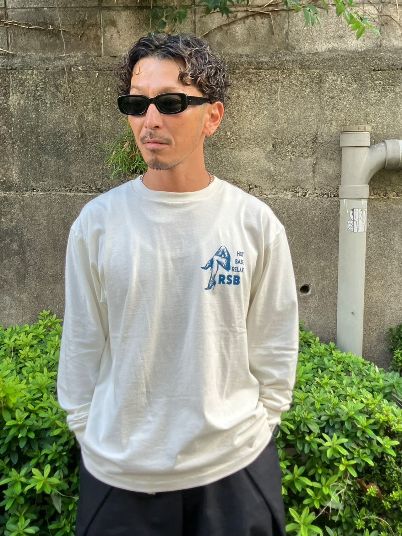 RSB HOT BASE RELAX GRAPHIC L/S TEE FADE WHITE