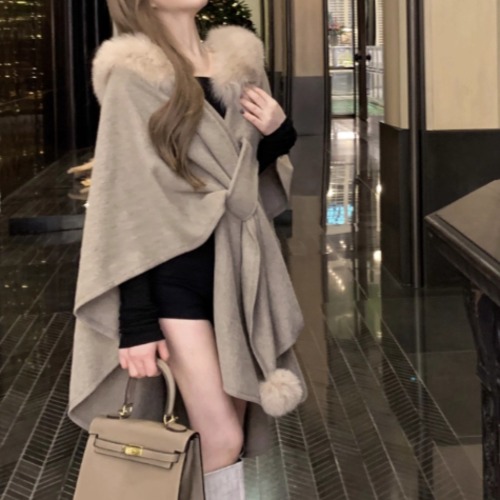 ポンポンファーデザインケープ ・13187