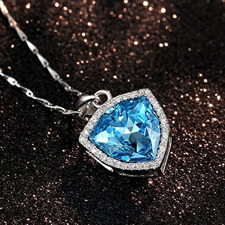 IUHA 時空の星 ネックレス SWAROVSKIスワロフスキー社製クリスタル