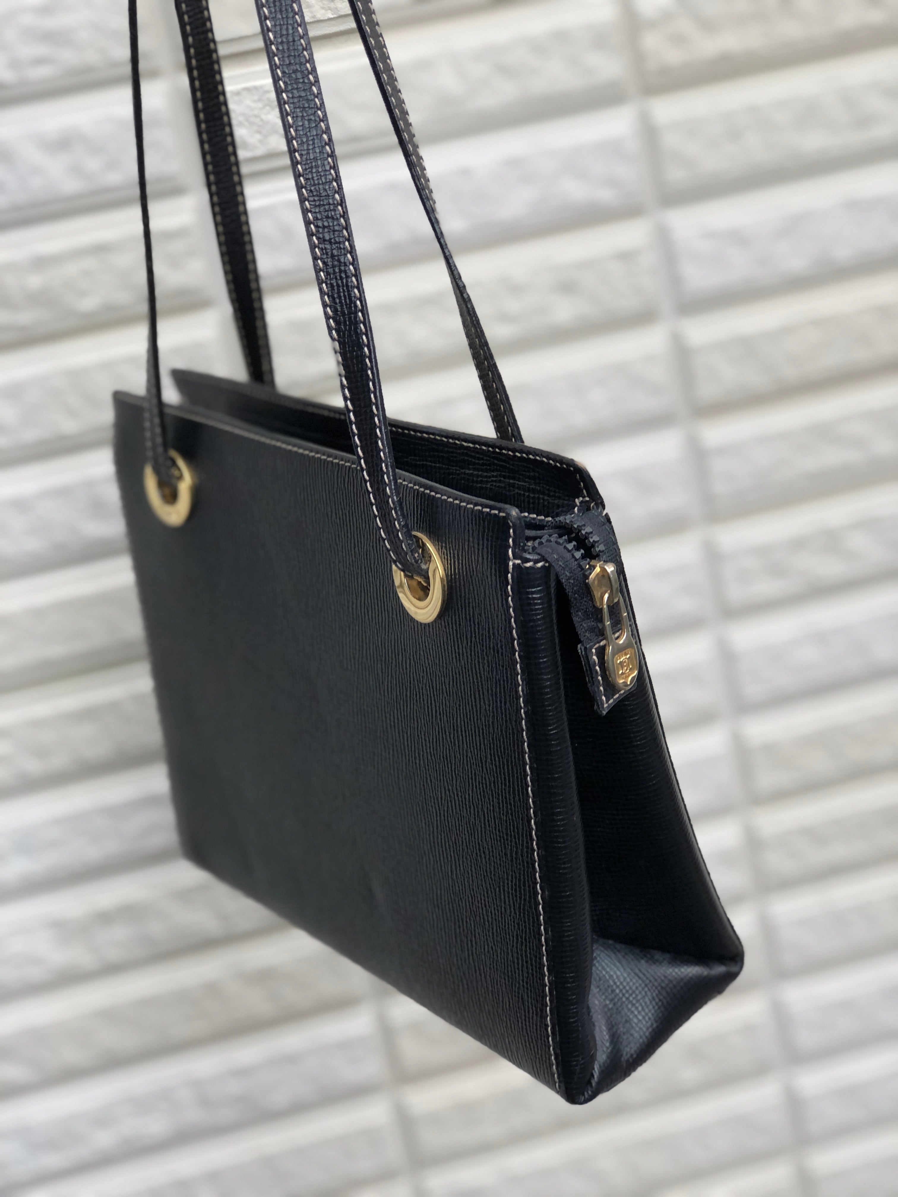 CELINE セリーヌ サークルロゴ エンボスレザー ステッチ ショルダー