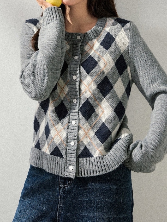 品よく馴染む クラシックアーガイルニットカーディガン 大人可愛い おしゃれ トレンド カジュアル プレッピー 体型カバー 大きいサイズ 韓国 CH11464