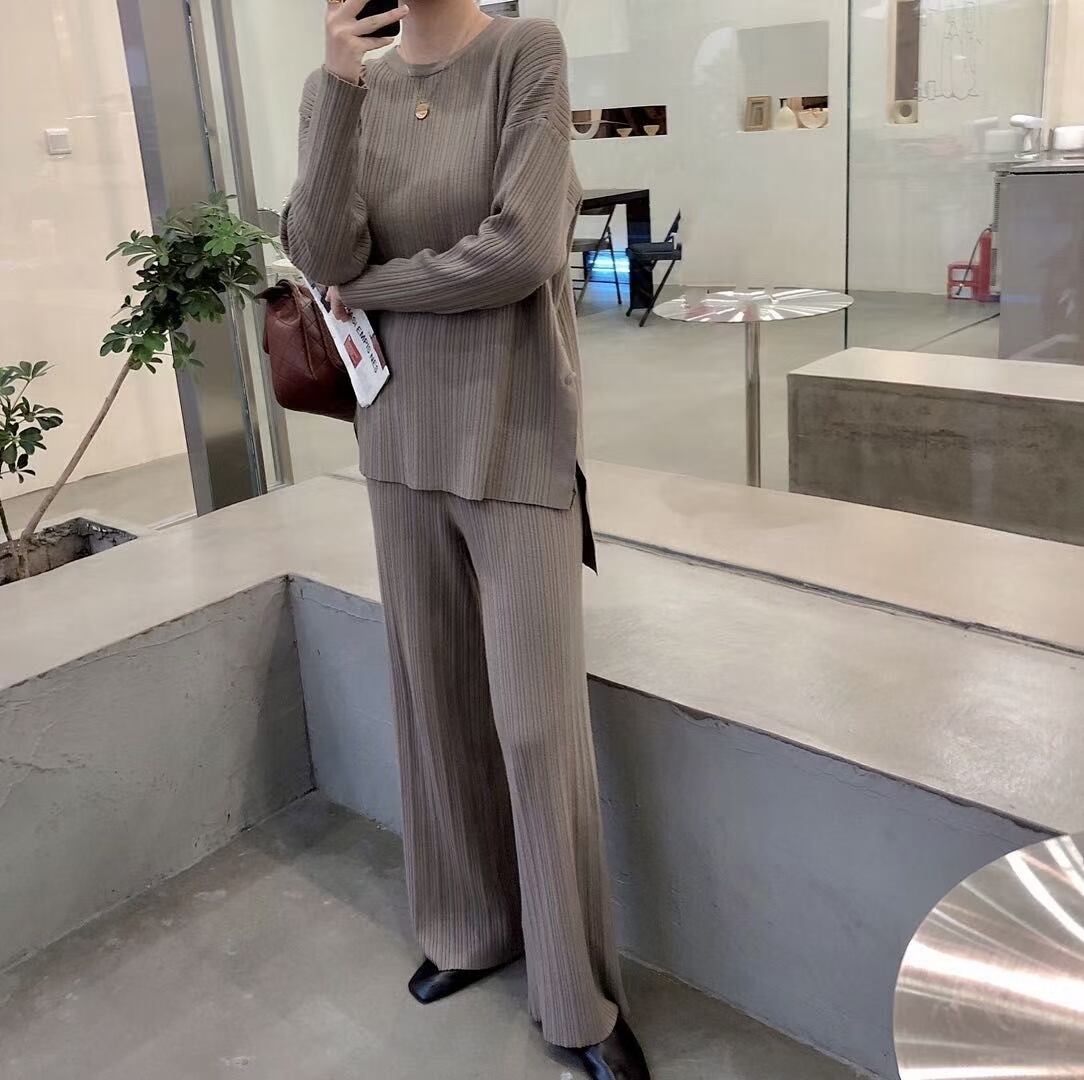 スリット入りプルオーバー&ワイドパンツ ニットセットアップ AJ1050-9052