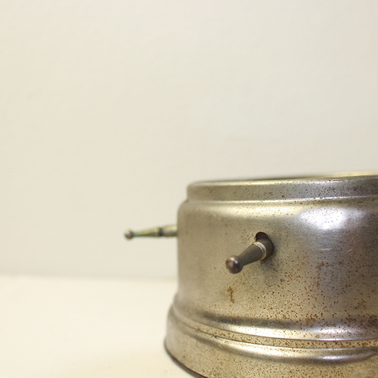 【動作確認済】 へそ型 精工舎（現セイコー） ゼンマイ式目覚まし時計（昭和初期）