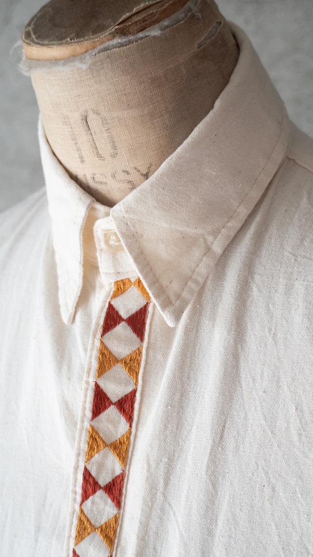 "Sirari Creaciones" used Embroidery shirt