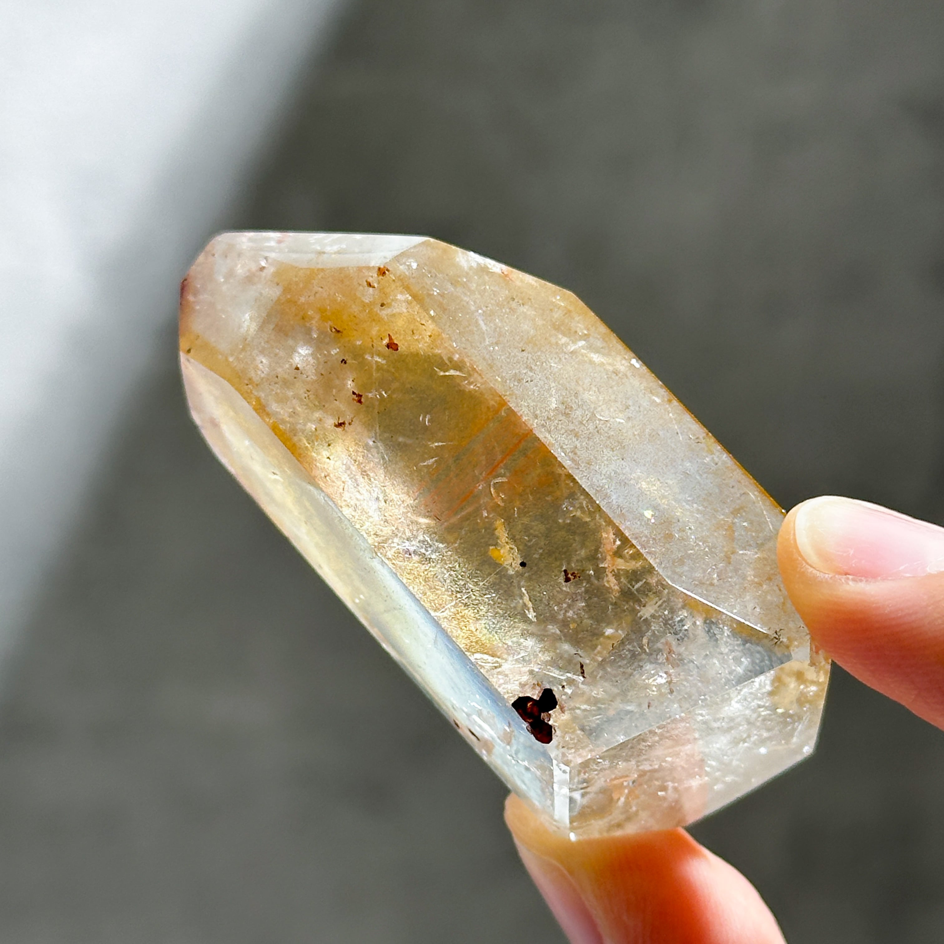 ゴイアス州クリスタリーナ産ドリームコートレムリアン フリーフォーム