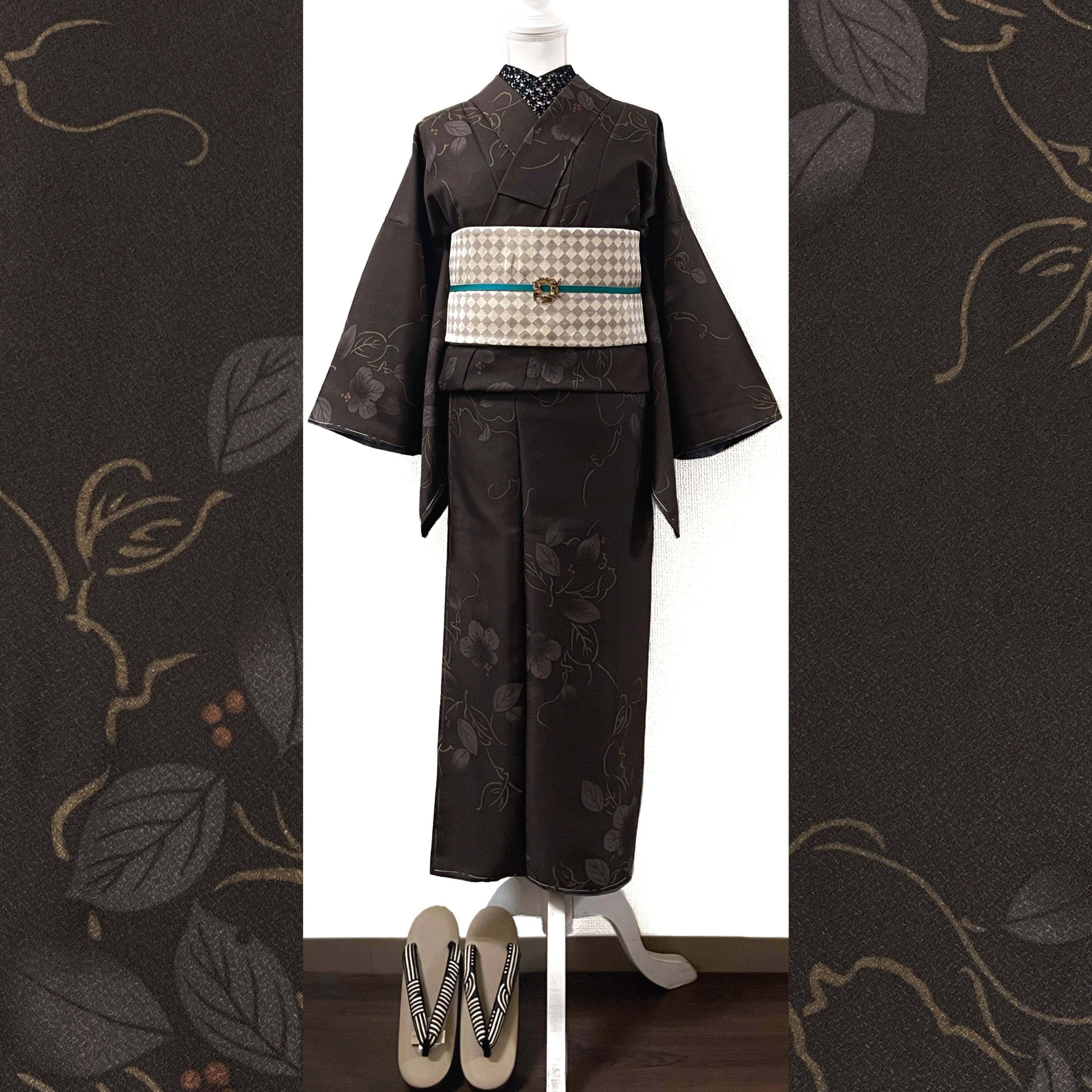 新品】小町鼠色に蝶・草花模様の洗える単衣小紋着物 | きもの楸堂