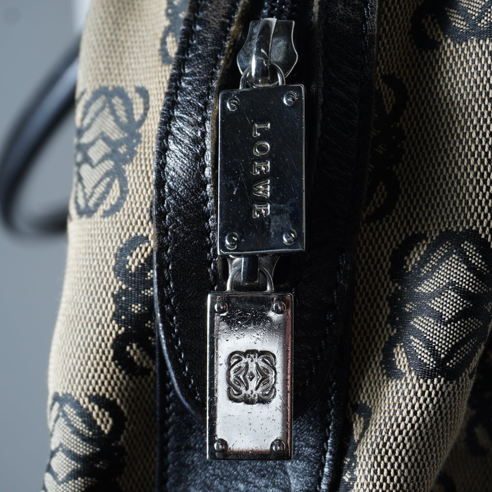 LOEWE】ロエベ アナグラムロゴ総柄レザー切替 キャンバスハンドバッグ
