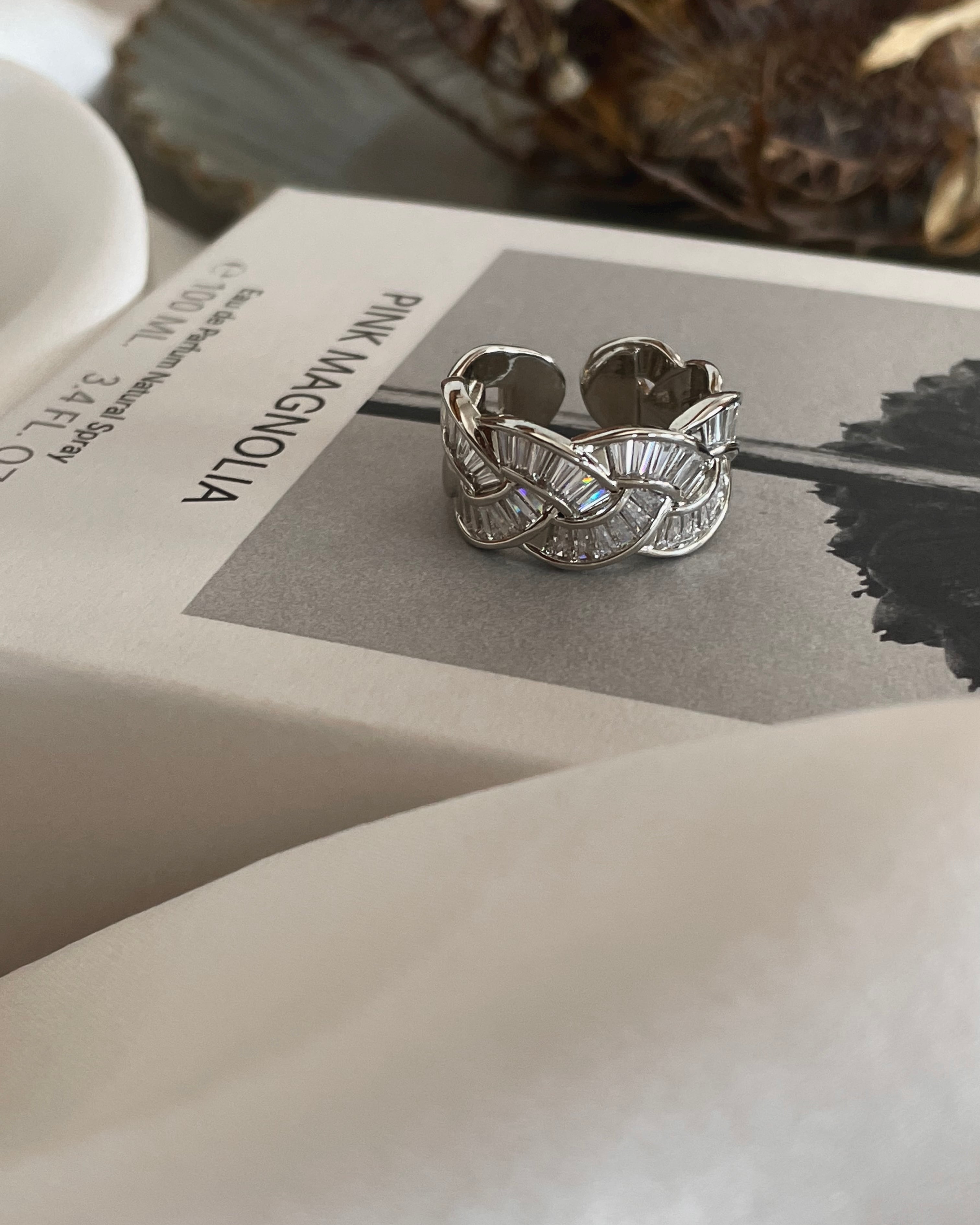 SOR-001 梅澤美波さん着用 | s o i e【 ｿ ﾜ 】多くの芸能人の皆様に