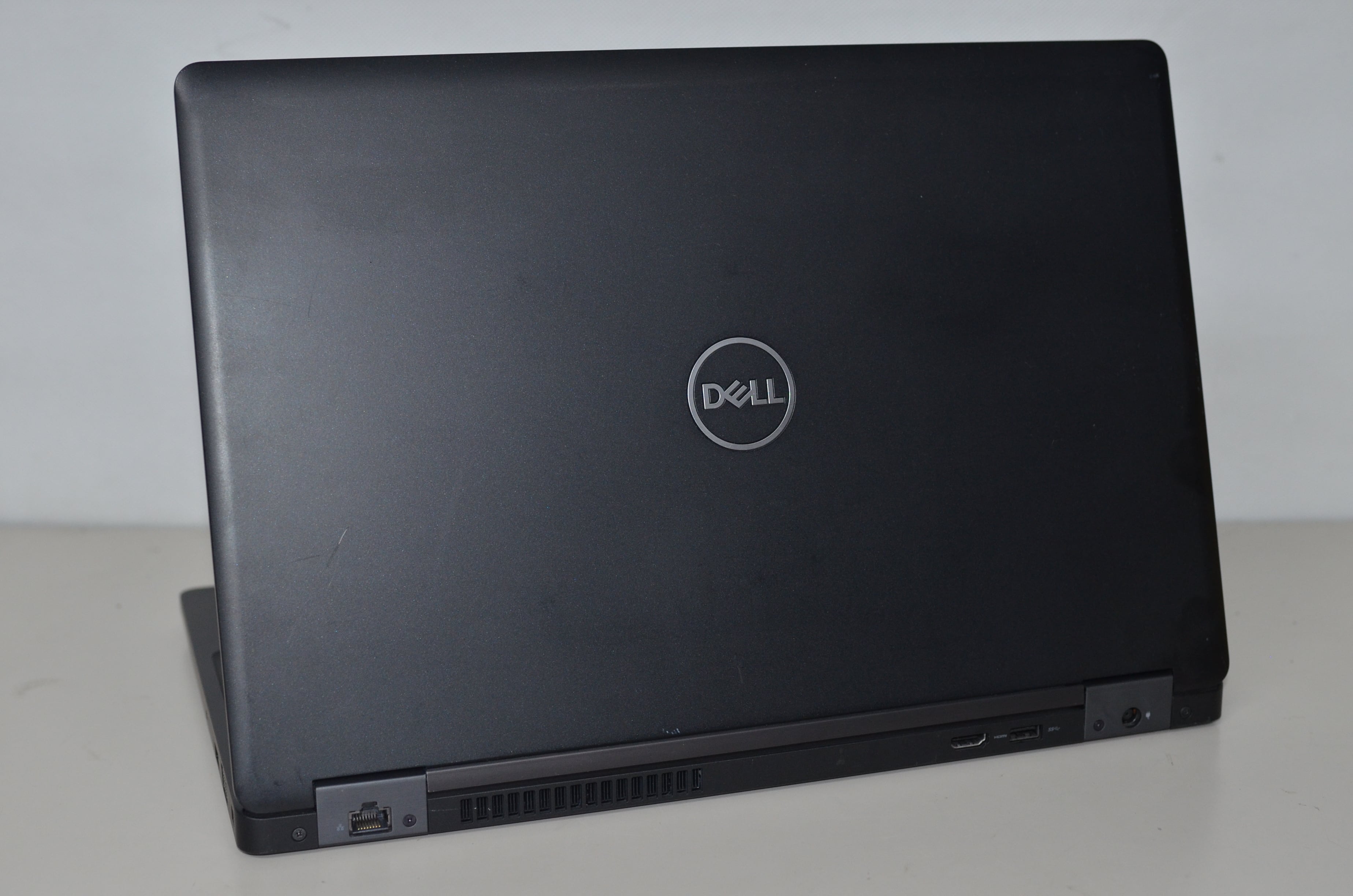 中古良品ノートパソコン DELL Latitude 5590 Windows11+office 中古良品ノートパソコン DELL Latitude 5590 Windows11+office