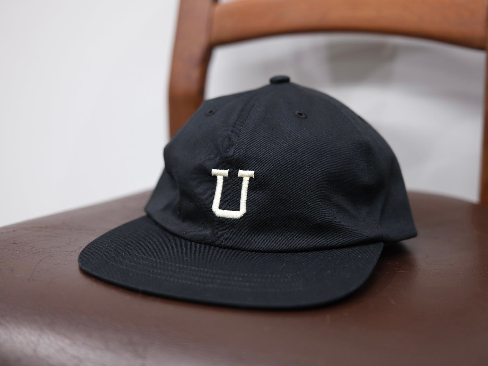 UNIVERSAL PRODUCTS.” 6P LOGO CAP BLACK” | Lapel online store