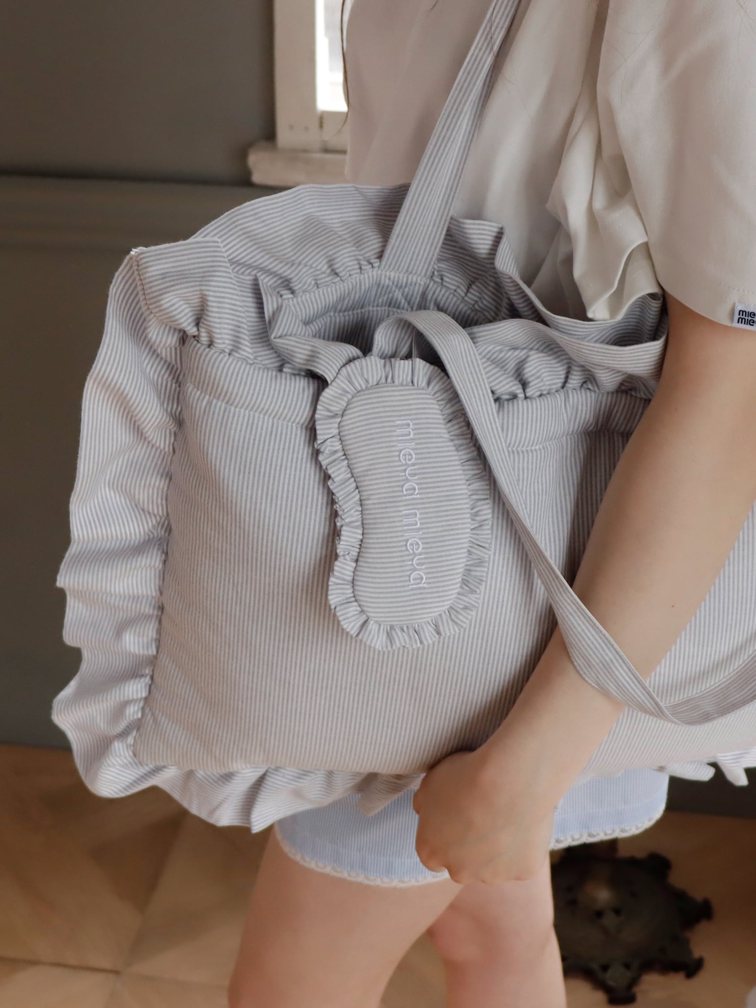 FRILL PILLOW TOTE -STRIPE | mieya mieya
