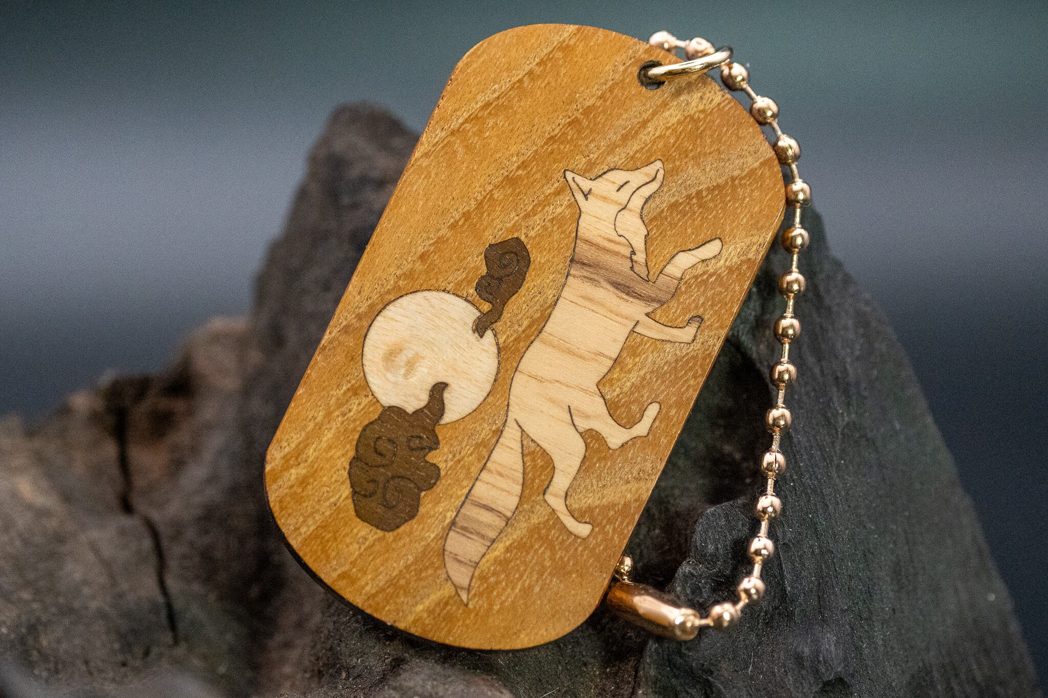 【黄金の木】御蔵島 金桑 ドッグタグ 象嵌 十五夜きつね