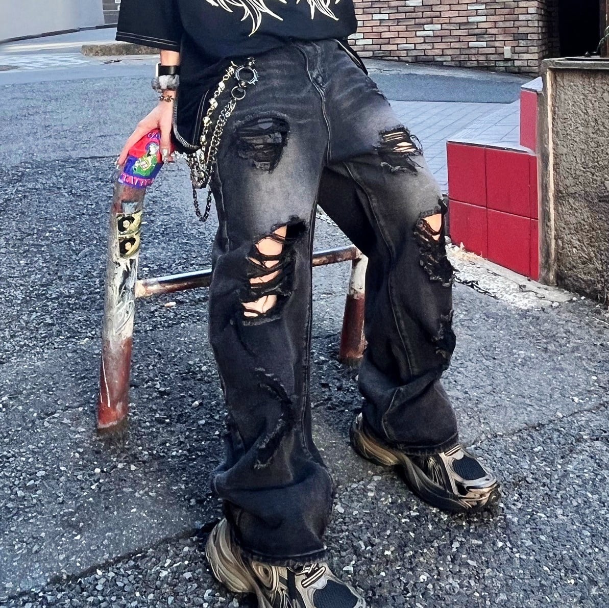 1/14 完売→再入荷！】ブラックダメージ ワイドデニムパンツ