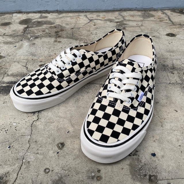 VANSバンズ/Authentic 44 Deck DX ANAHEIM FACTORY  BLACK/CHECKER