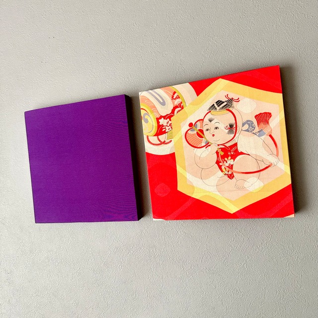 着物のファブリックパネル　アンティーク　和の赤と紫に遊ぶ子ども(2枚セット)着物リメイク　インテリア