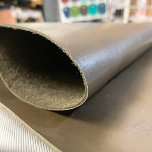 牛革　はいみどり【約30ds / 約1.2mm厚】L11F-005