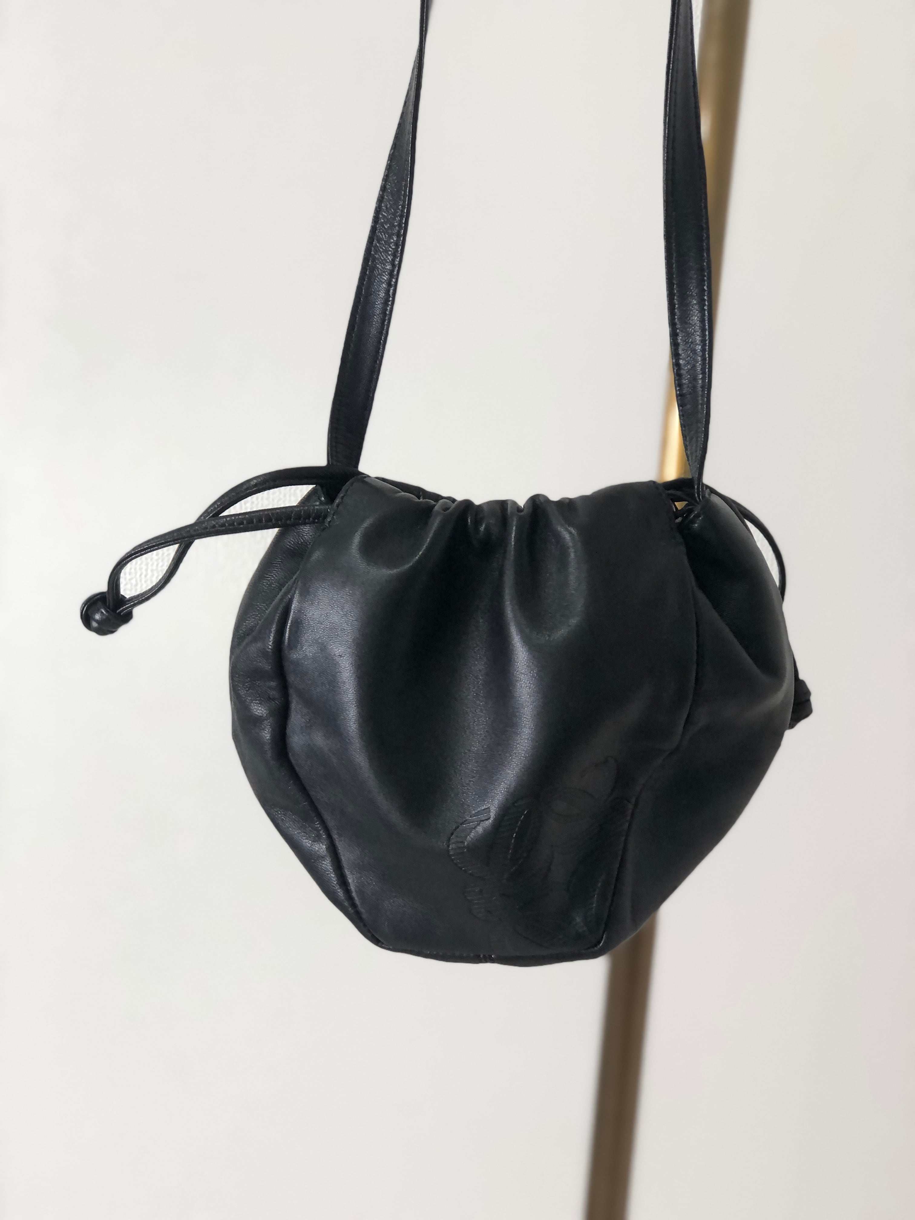 LOEWE ロエベ アナグラム ナッパレザー ミニバッグ 巾着 ショルダーバッグ ブラック vintage ヴィンテージ オールド 83xs5h |  VintageShop solo powered by BASE