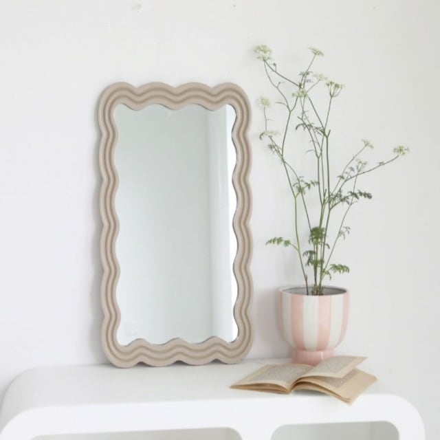 Wave wall mirror 壁掛け鏡 W22×H44cm | YAY! -Art Design&Household