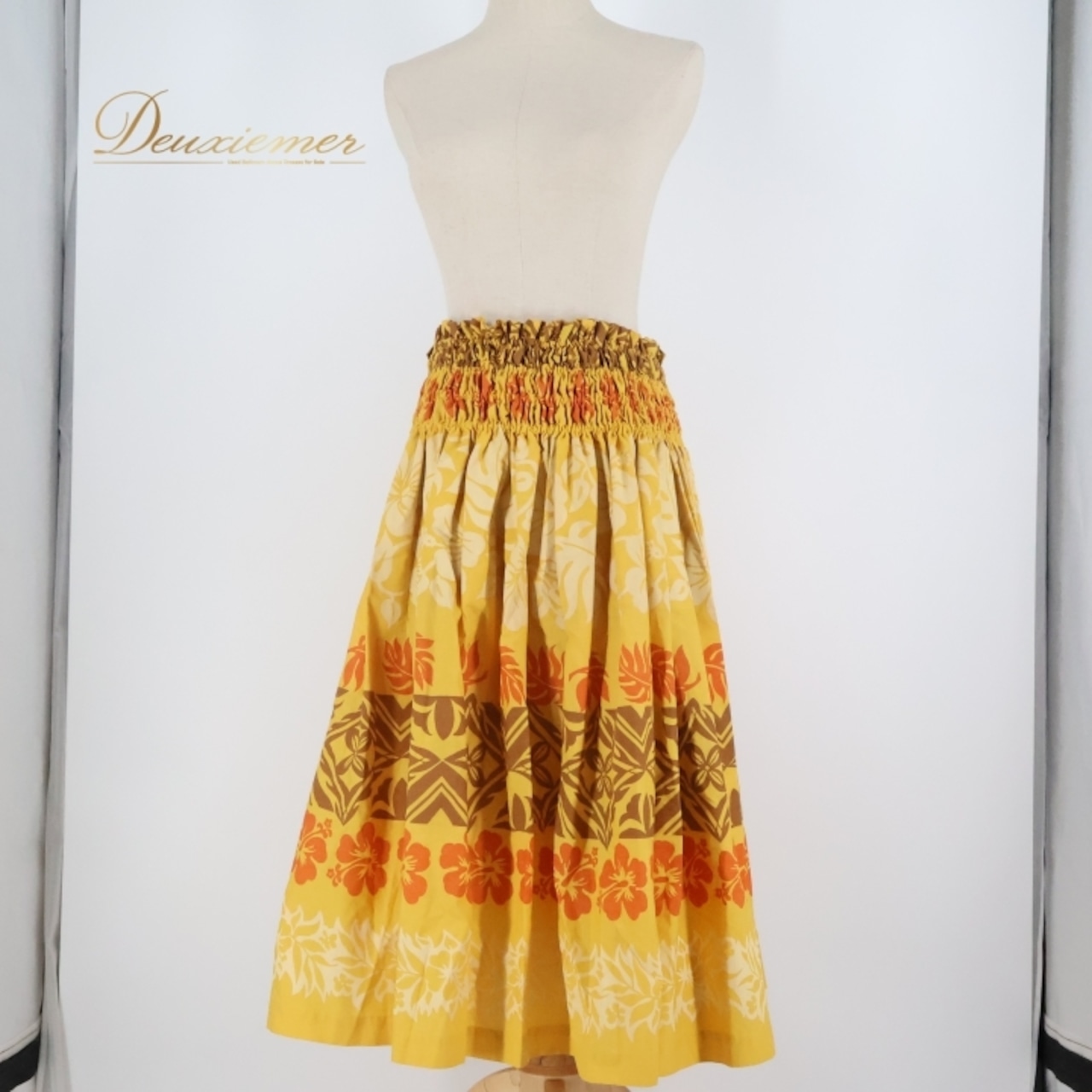 フラダンス 衣装 パウスカート イエロー系 シングル ハイビスカス柄 モンステラ柄 かわいい 華やか 鮮やか 明るい ふわふわ ハワイアン アロハ ハワイアンプリント フラ ダンス レッスン 練習 ハワイ