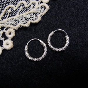 シルバー製　小ぶりのHOOP（フープ）ピアス　アクセサリーのアクセサリーのセール通販　11508P