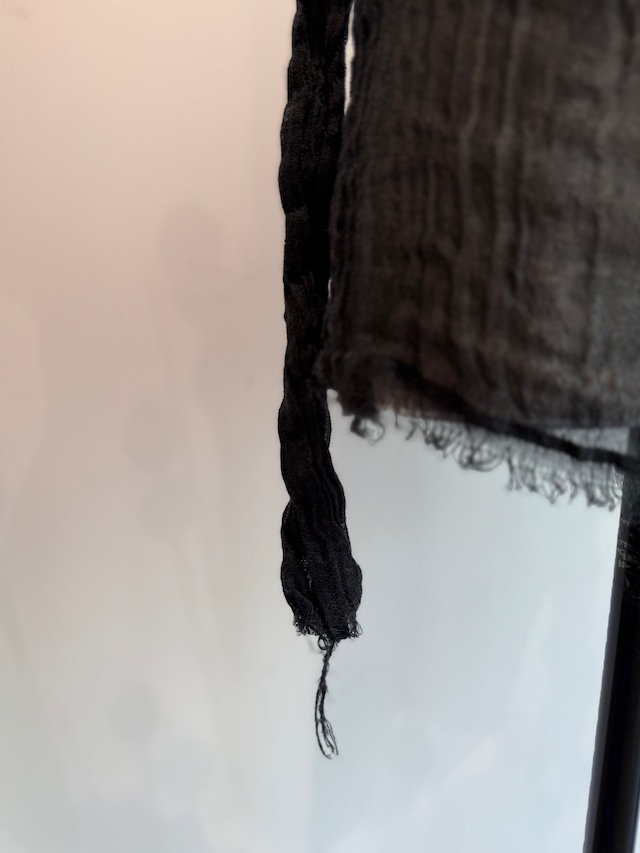 ERiKOKATORi/EK11-1-4 wool linen gauze highneck top Black