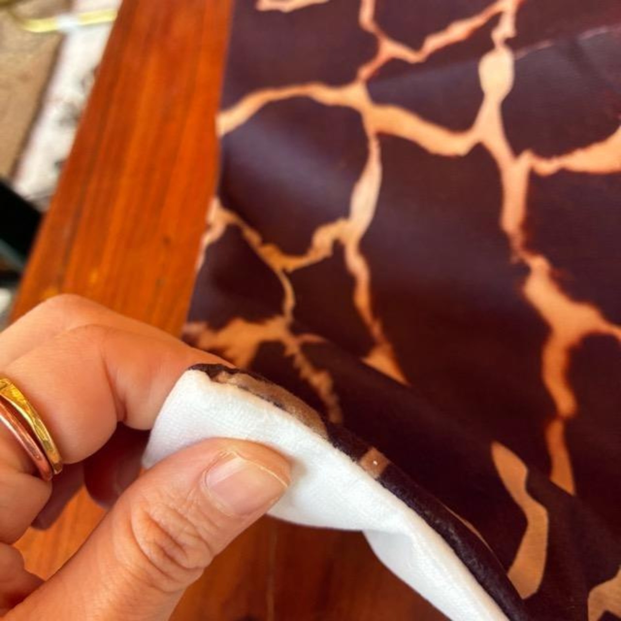 TOPANGA Homefurnishing Smooth touch animal cushion cover Giraffe　45×45cm　スムースタッチアニマルクッションカバー　ジラフ　キリン　モダン　リゾート