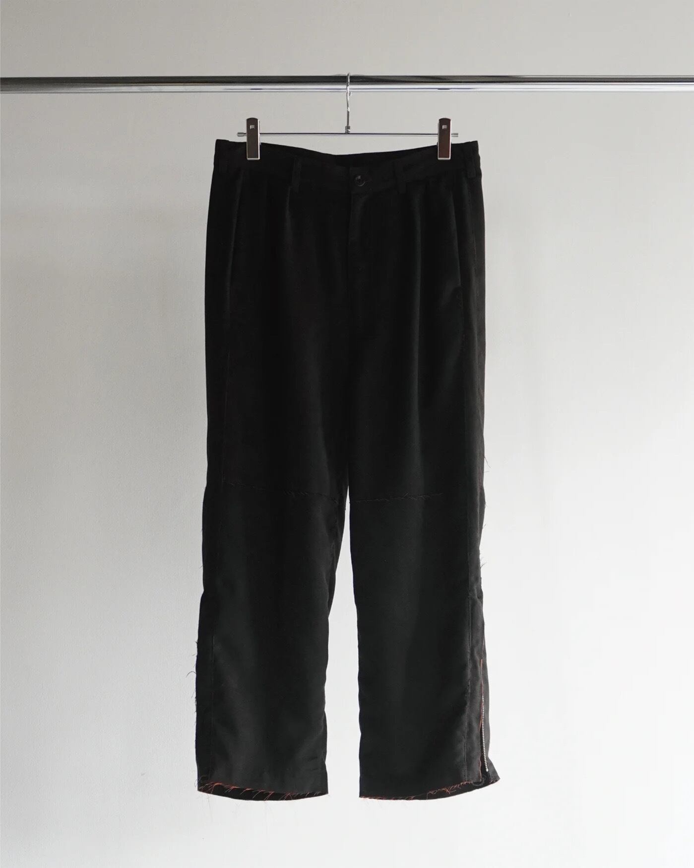 24AW】ANCELLM VEGAN LEATHER SIDE LINE PANTS (BLACK) ANC-PT51
