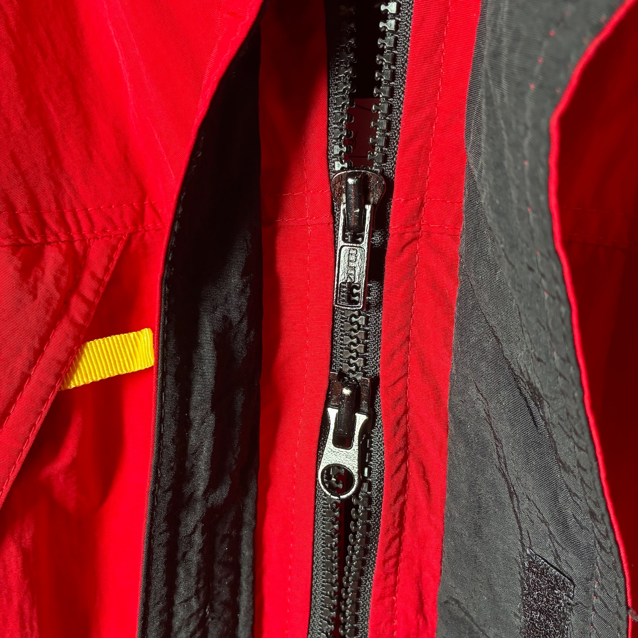 90s Marlboro ダウンジャケット マウンテンパーカー 赤 ドローコード ダブルジップ